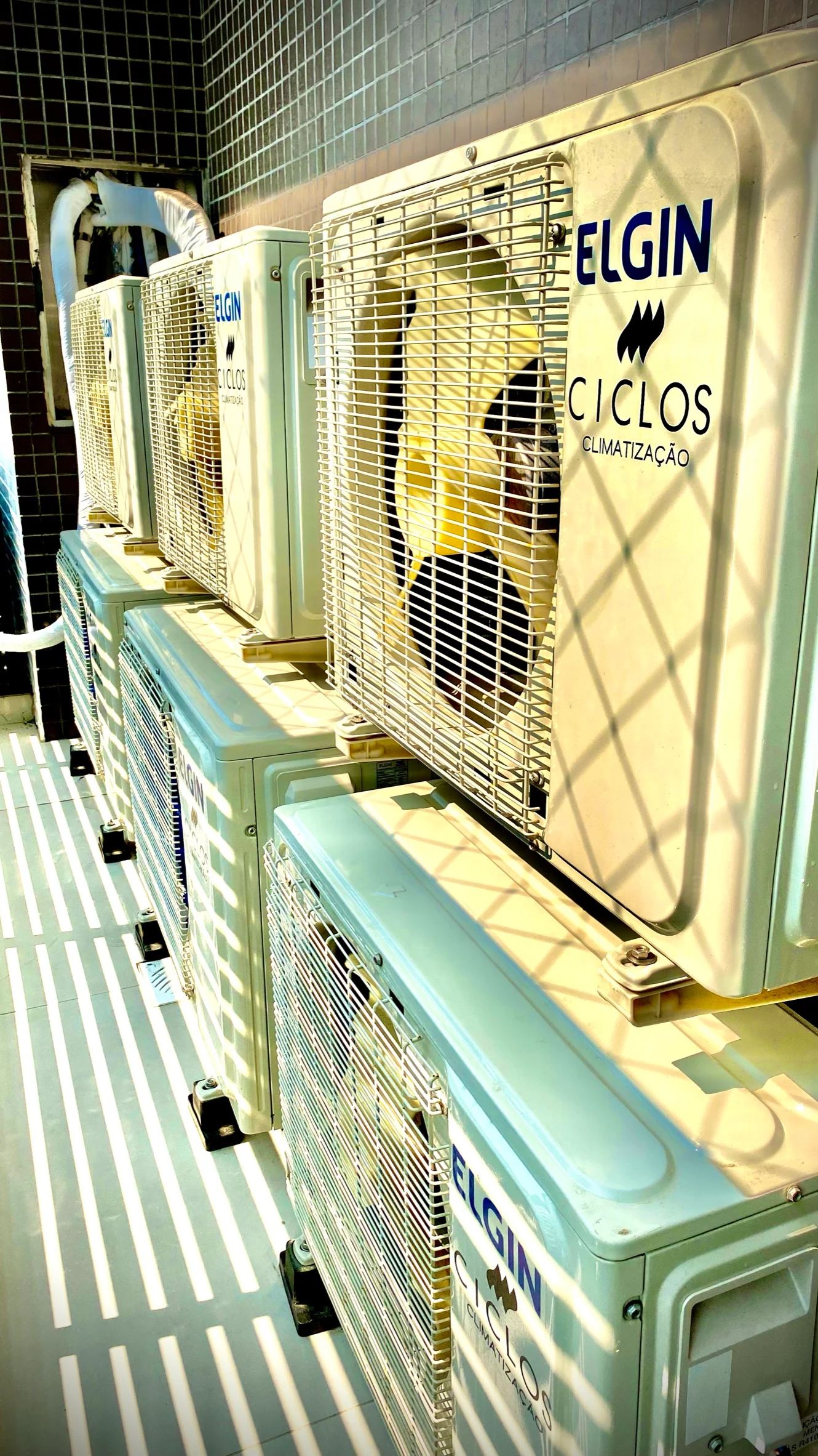 Condensadores inverter Elgin Ciclos instalados profissionalmente